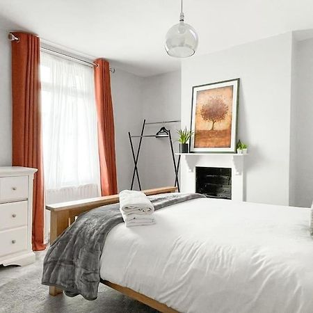 Large House With Fast Trains To London Villa Croydon Luaran gambar