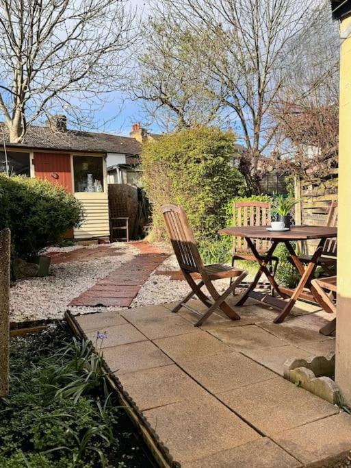 Large House With Fast Trains To London Villa Croydon Luaran gambar